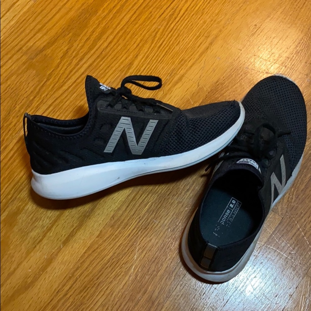 Used New balance black tennis shoes